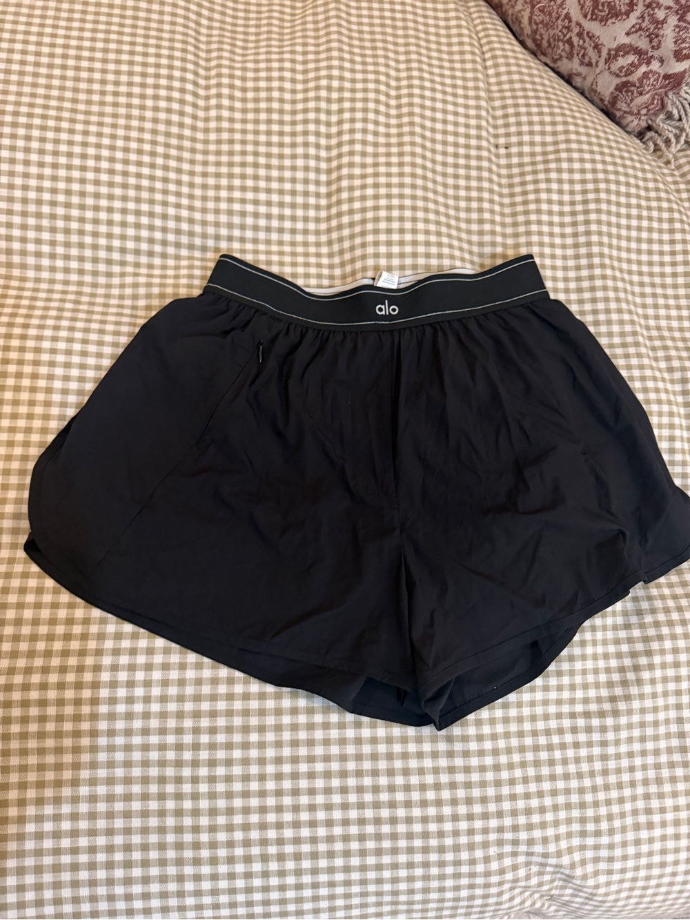 ALO Match Point shorts in black. Size large.